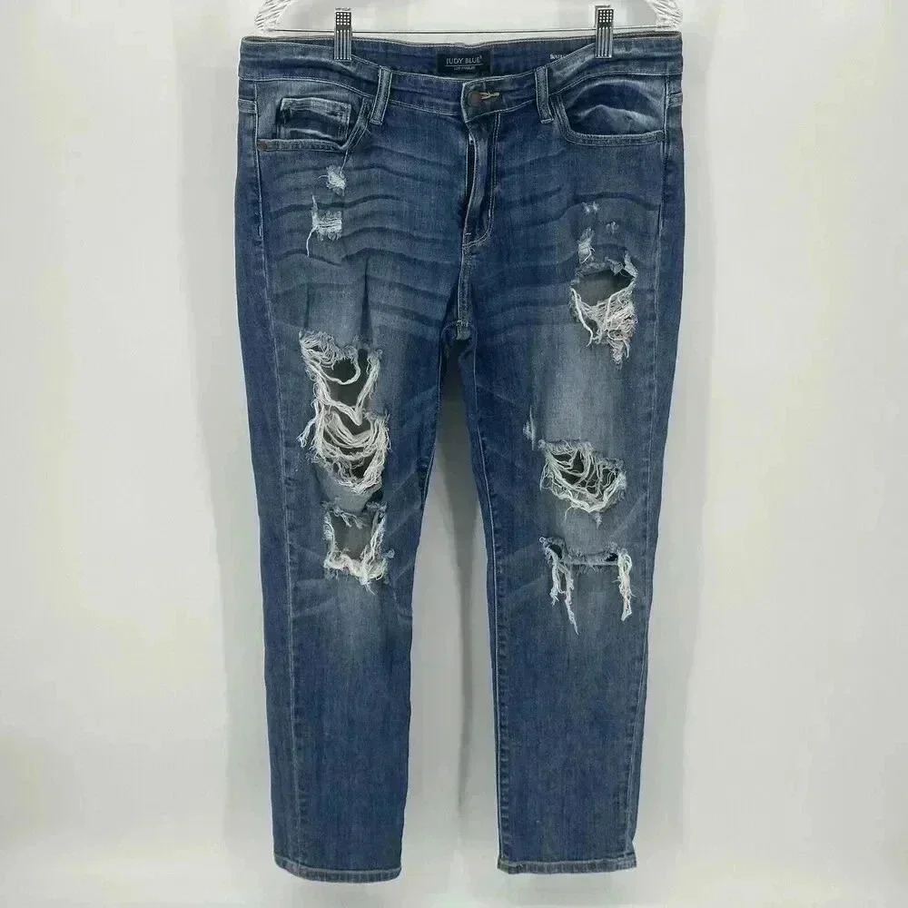 Judy Blue Jeans 15/32 Boyfriend Fit Distressed Stretch Denim Blue Style JB8286MD